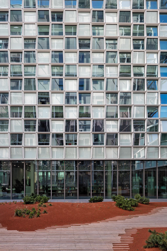 A castle of glass