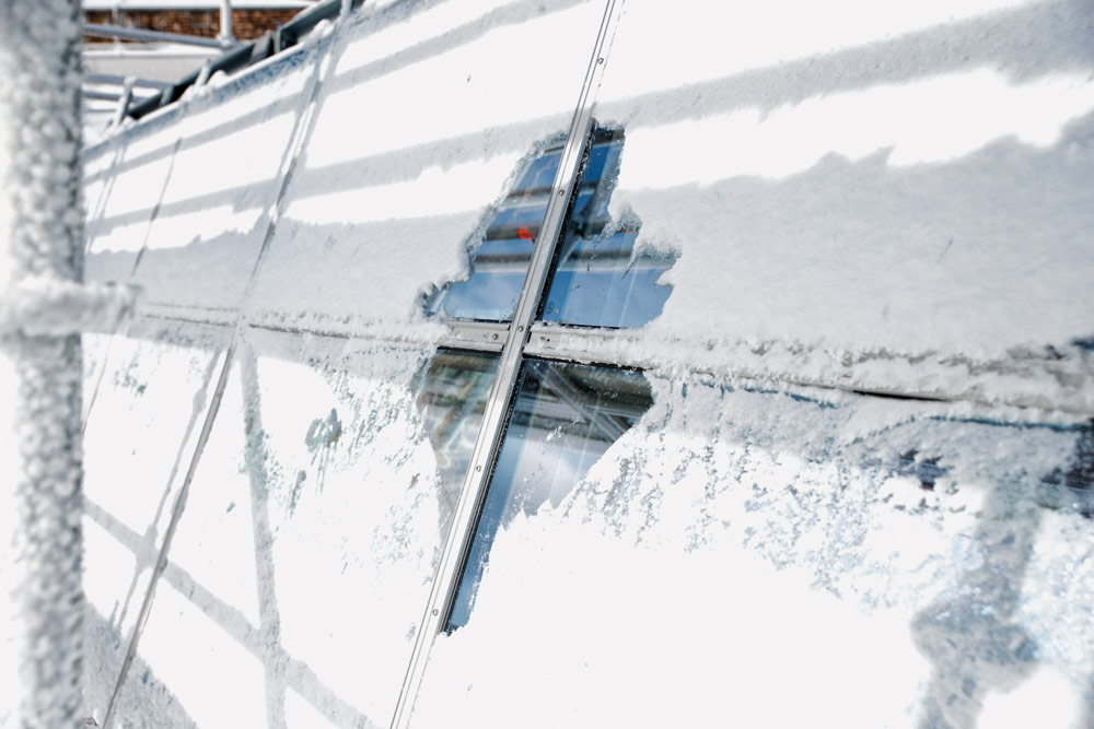 Facade with ice